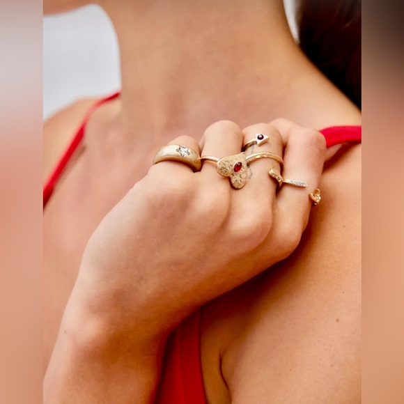 NWT Rhea Red Rhinestone Ring Set - Picture 2 of 7